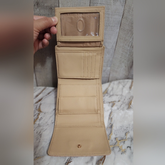 🌸Guess Logo Pink Mini Wallet🌸 - Picture 3 of 10